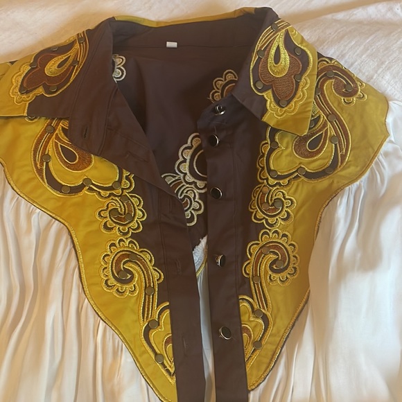 Shirt and short set - Picture 4 of 5